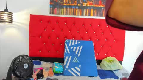 Snapshot of carolinacrus01 chatting on 10-29-25, 06:31 Carolina online show from 10-29-25, 06:31