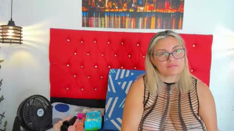 Snapshot of carolinacrus01 chatting on 10-30-25, 03:02 Carolina online show from 10-30-25, 03:02