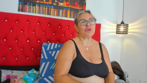 Snapshot of carolinacrus01 chatting on 11-04-25, 04:06 Carolina online show from 11-04-25, 04:06