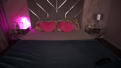 Snapshot of carolinadia chatting on 02-09-25, 08:34 carolinadia online show from 02-09-25, 08:34