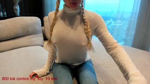 Lina.I will online 1 December   online show from 12-29-24, 07:28