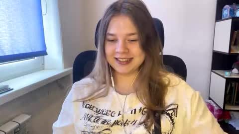 carolindueno online show from 03-23-26, 07:34