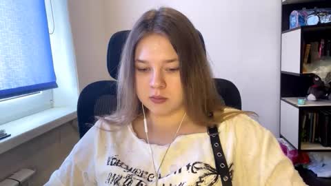 carolindueno online show from 03-24-26, 07:46