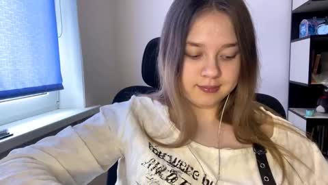 carolindueno online show from 03-25-26, 07:47