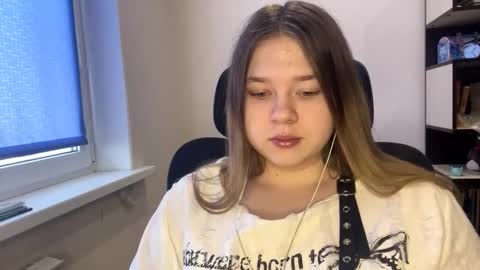 carolindueno online show from 03-26-26, 03:23