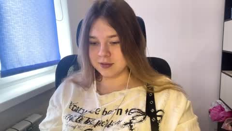 carolindueno online show from 04-02-26, 07:39