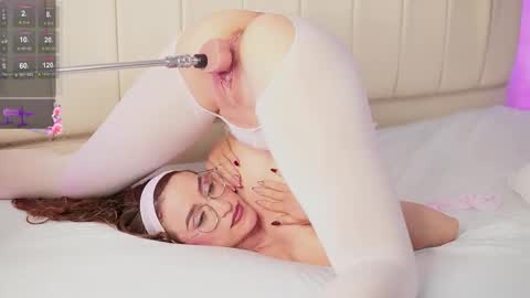 Snapshot of caroline_adams_ chatting on 09-24-25, 10:13 GMT-5 1600-2230 online show from 09-24-25, 10:13