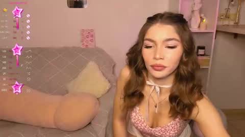 Snapshot of caroline_brown0 chatting on 12-28-24, 11:09 Caroline online show from 12-28-24, 11:09