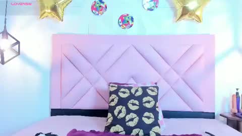 caroline daring online show from 06-22-26, 12:24