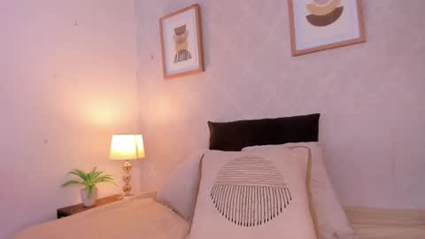  Caroline  online show from 05-07-26, 11:26
