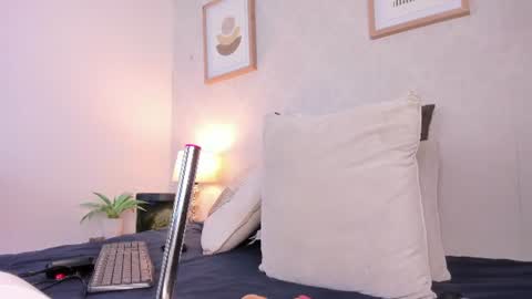  Caroline  online show from 06-17-26, 11:34