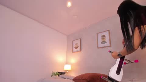  Caroline  online show from 07-08-26, 11:37
