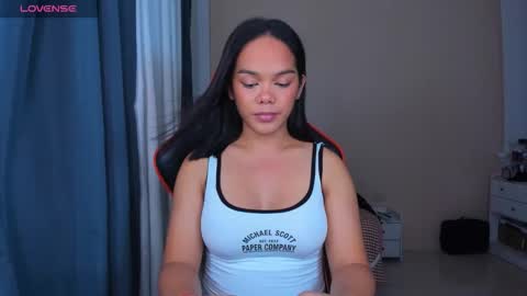 caroline_east online show from 10-16-25, 04:52