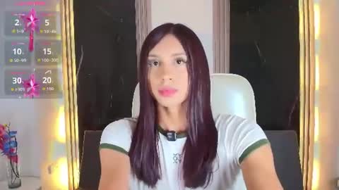 caroline_foster1 online show from 06-24-26, 12:37