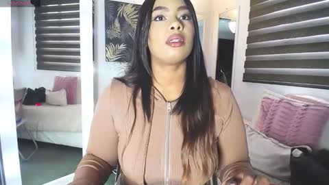 C A R O L I N E online show from 02-06-26, 01:14