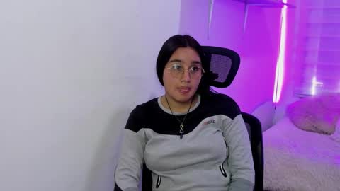 caroline_rodriguez_9 online show from 01-17-26, 07:28