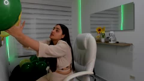 Snapshot of caroline_rodriguez_9 chatting on 03-17-26, 07:06 caroline_rodriguez_9 online show from 03-17-26, 07:06