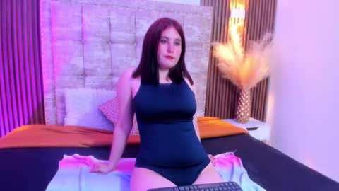 Caroline online show from 09-23-25, 07:39