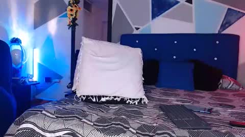 Carolin Blich online show from 12-21-25, 05:20