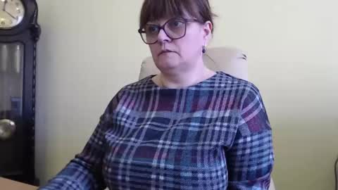 CarolineDream  online show from 02-04-25, 10:21