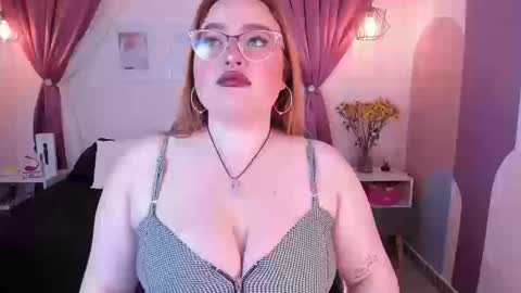 Carolinee  online show from 09-16-25, 09:27