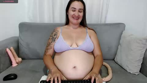 Caroline  online show from 10-07-25, 07:00