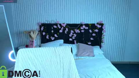 CarolineRichter online show from 03-25-26, 03:01