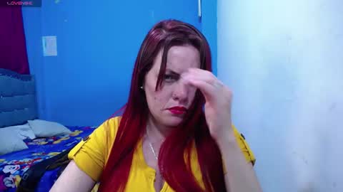 Carolinhe  online show from 06-10-26, 04:01