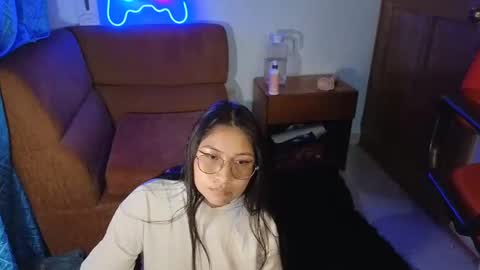 Snapshot of caroll_luna chatting on 12-12-24, 08:25 kitty online show from 12-12-24, 08:25