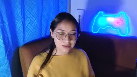 Snapshot of caroll_luna chatting on 12-14-24, 01:39 kitty online show from 12-14-24, 01:39