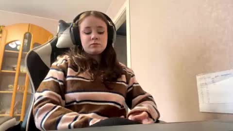 carolynking online show from 02-10-26, 07:56