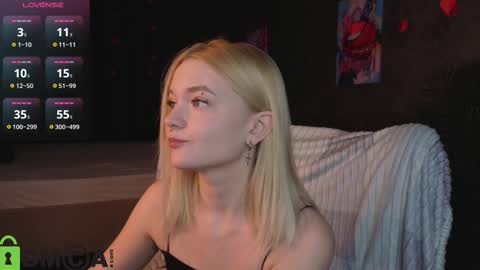 Snapshot of carrie_foster chatting on 03-20-26, 01:05 Carrie foster online show from 03-20-26, 01:05