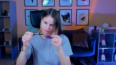 carrie_roses online show from 10-13-25, 04:12