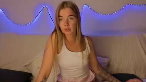 carriebradshawww online show from 10-01-25, 04:35