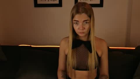 carriebradshawww online show from 10-27-25, 03:38