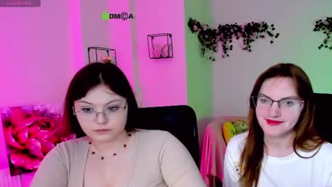 casey_meow_ online show from 06-19-26, 07:06