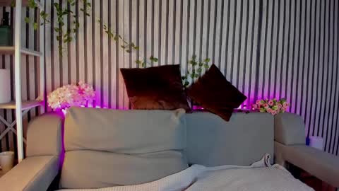 Snapshot of casey_sweeet chatting on 05-31-26, 01:03 Casey sweeet online show from 05-31-26, 01:03