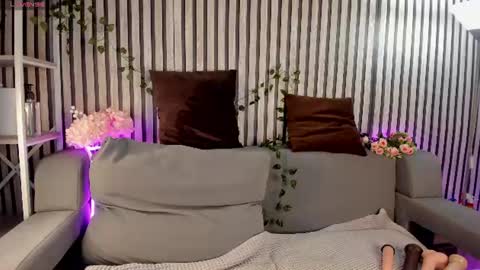 Snapshot of casey_sweeet chatting on 06-18-26, 09:25 Casey sweeet online show from 06-18-26, 09:25