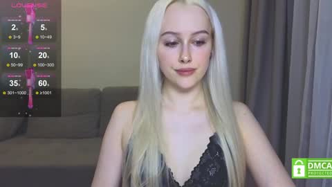 Snapshot of caseylabow chatting on 01-12-25, 02:41 My name is Casey... Nice to meet you I will be happy to have funthumbs up please its important online show from 01-12-25, 02:41