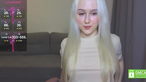 Snapshot of caseylabow chatting on 01-22-25, 10:18 My name is Casey... Nice to meet you I will be happy to have funthumbs up please its important online show from 01-22-25, 10:18
