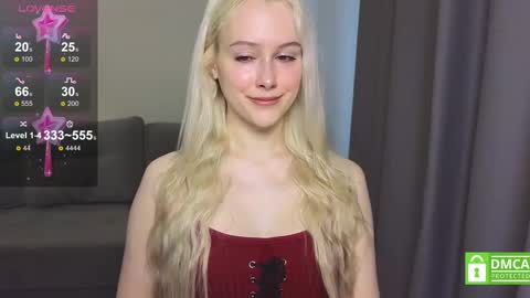 Snapshot of caseylabow chatting on 02-14-25, 03:33 My name is Casey... Nice to meet you I will be happy to have funthumbs up please its important online show from 02-14-25, 03:33