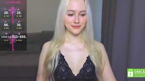 Snapshot of caseylabow chatting on 03-04-25, 02:38 My name is Casey... Nice to meet you I will be happy to have funthumbs up please its important online show from 03-04-25, 02:38
