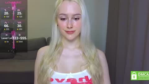 Snapshot of caseylabow chatting on 03-07-25, 02:46 My name is Casey... Nice to meet you I will be happy to have funthumbs up please its important online show from 03-07-25, 02:46