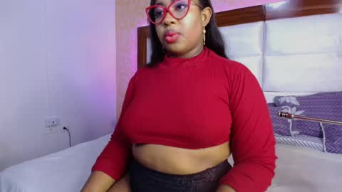 Snapshot of caseymoon chatting on 02-04-25, 12:33 Casey online show from 02-04-25, 12:33