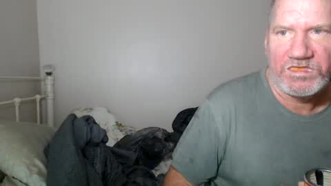 Snapshot of casinocam chatting on 06-29-26, 04:07 CasinoCam online show from 06-29-26, 04:07