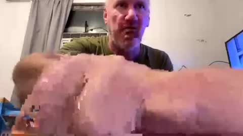 Snapshot of casinocam chatting on 07-18-26, 03:11 CasinoCam online show from 07-18-26, 03:11