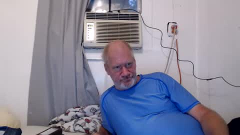 Snapshot of casinocam chatting on 08-01-26, 11:25 CasinoCam online show from 08-01-26, 11:25