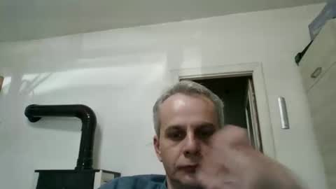 Snapshot of casius_77 chatting on 04-11-26, 04:00 casius_77 online show from 04-11-26, 04:00