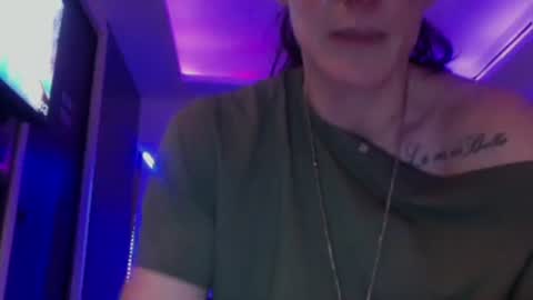 Snapshot of cassandra06400 chatting on 10-02-25, 10:28 cassandra06400 online show from 10-02-25, 10:28