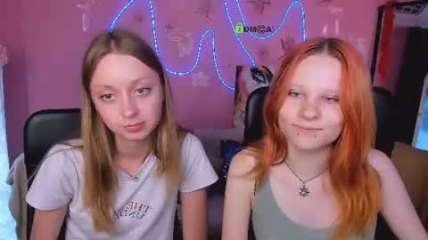 Snapshot of cassandra_nik chatting on 06-12-26, 12:15 Cassandra online show from 06-12-26, 12:15